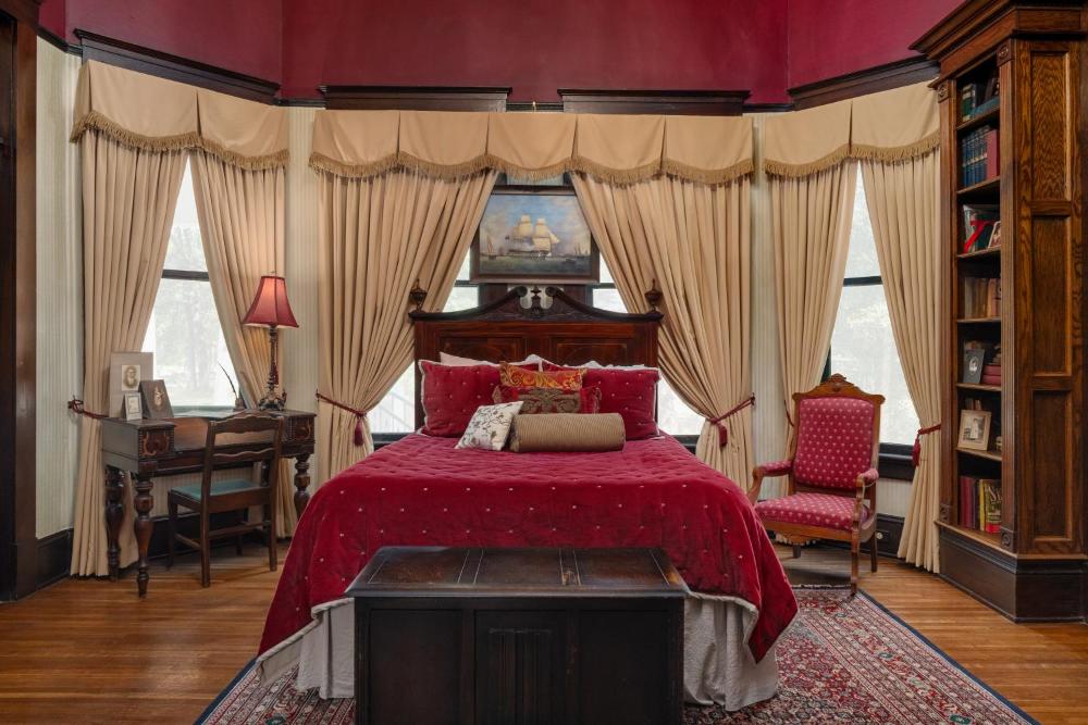 Deluxe Room interior