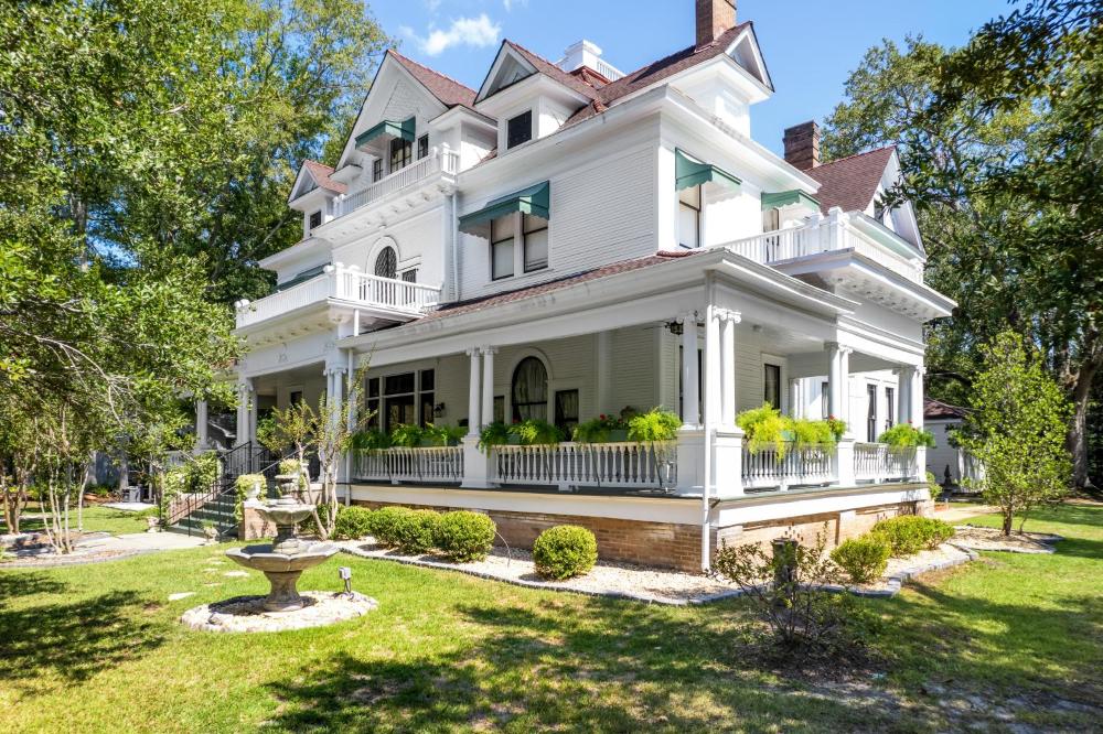Ross Mansion Bed & Breakfast
